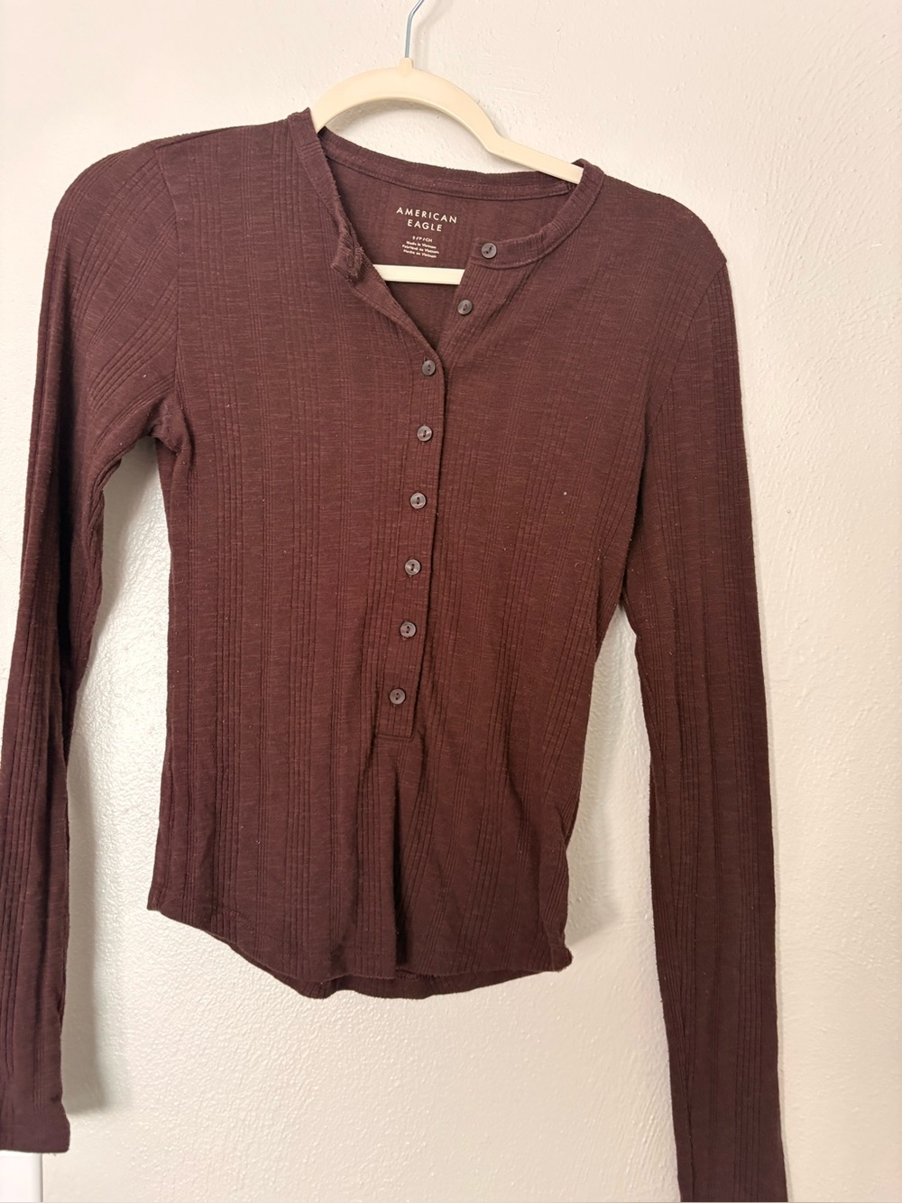 American Eagle Outfitters Ribbed Henley Long Sleeve Top in Dark Brown